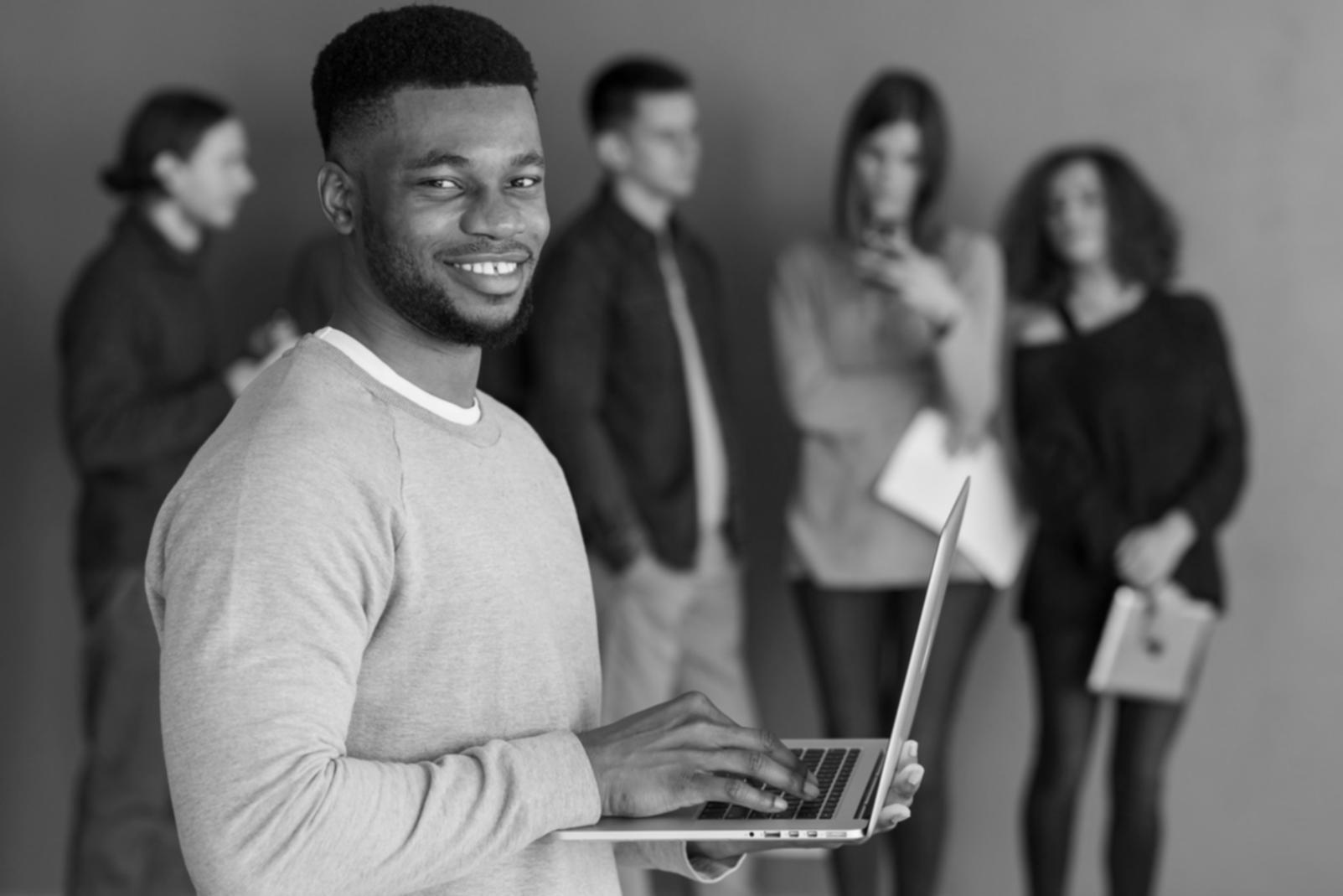 Méthode d'apprentissage flexible - espace de formation moderne et accueillant